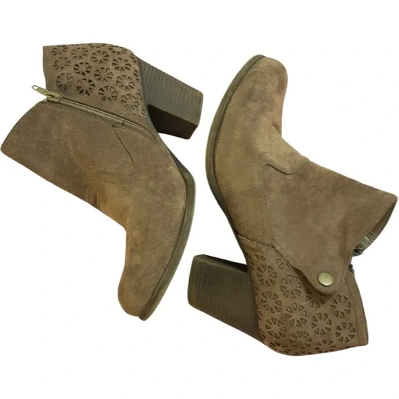 𝐏𝐈𝐄𝐑𝐑𝐄 𝐃𝐔𝐌𝐀𝐒 𝐇𝐄𝐄𝐋𝐄𝐃 𝐀𝐍𝐊𝐋𝐄 𝐁𝐎𝐎𝐓𝐒 - Picture 5 of 8